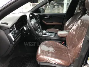 Audi Q8 2022 Blue