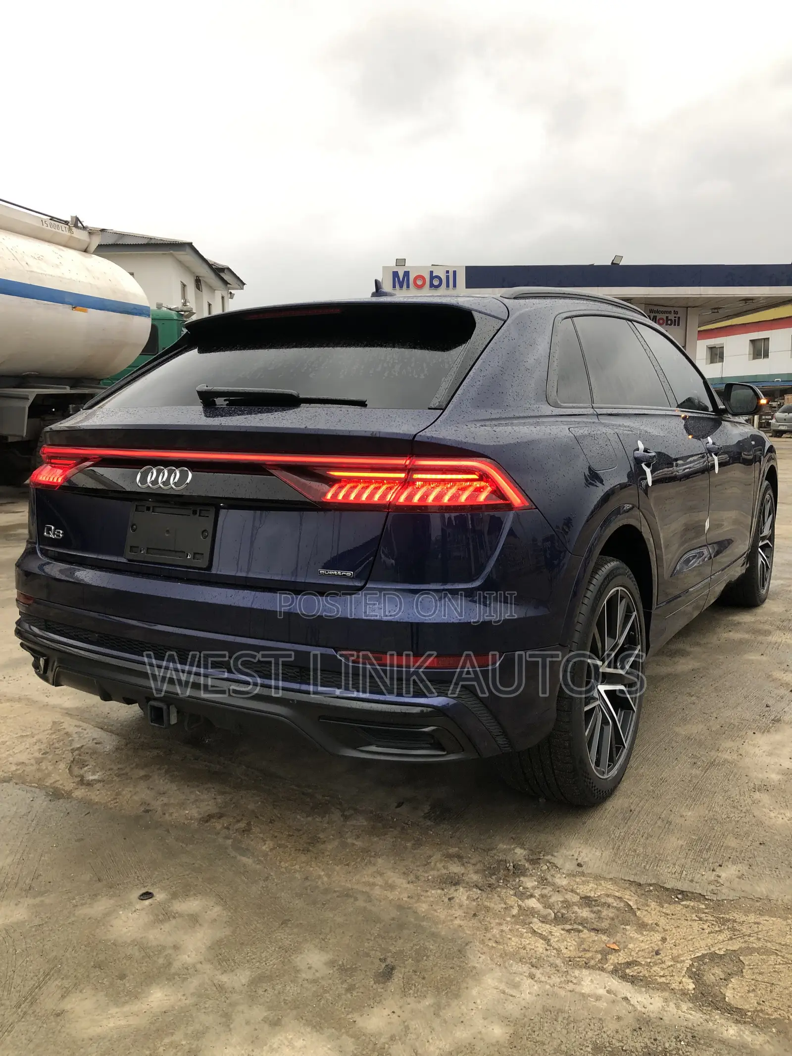 Audi Q8 2022 Blue
