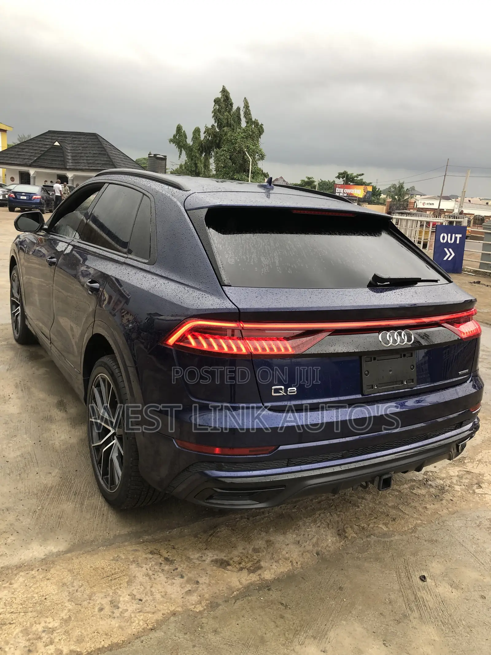 Audi Q8 2022 Blue
