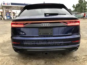Audi Q8 2022 Blue