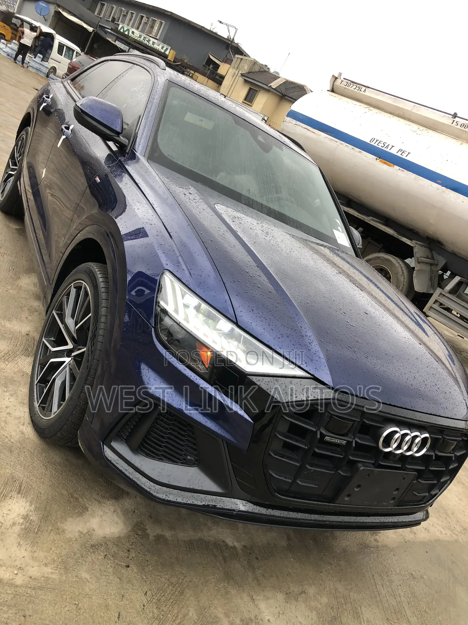 Audi Q8 2022 Blue