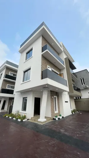 4bdrm Duplex in Chevron for sale