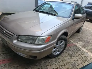 Toyota Camry Automatic 1999 Gold