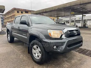 Toyota Tacoma 2015 Gray