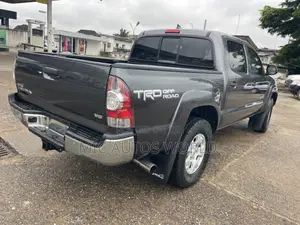 Toyota Tacoma 2015 Gray