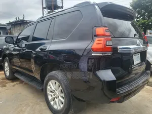 Toyota Land Cruiser Prado 2017 Black