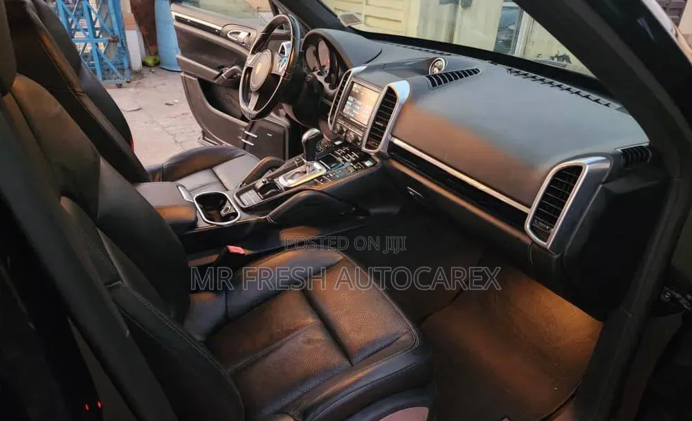 Porsche Cayenne 2014 Black