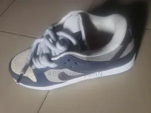 Clean Sneakers