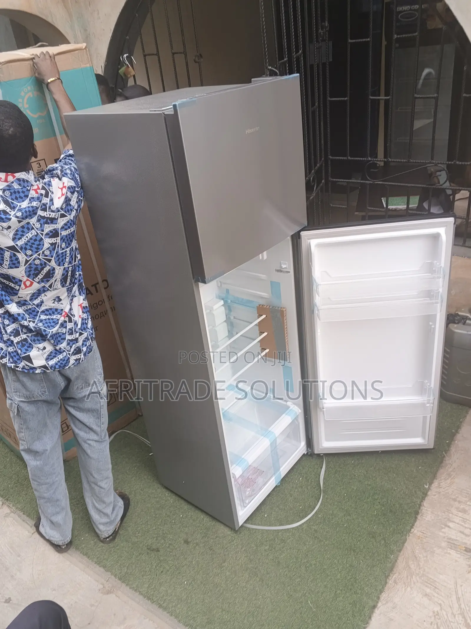 Hisense Ref306DR 306L Refrigerator – Efficient Food Storage