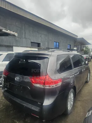 Toyota Sienna 2014 Gray