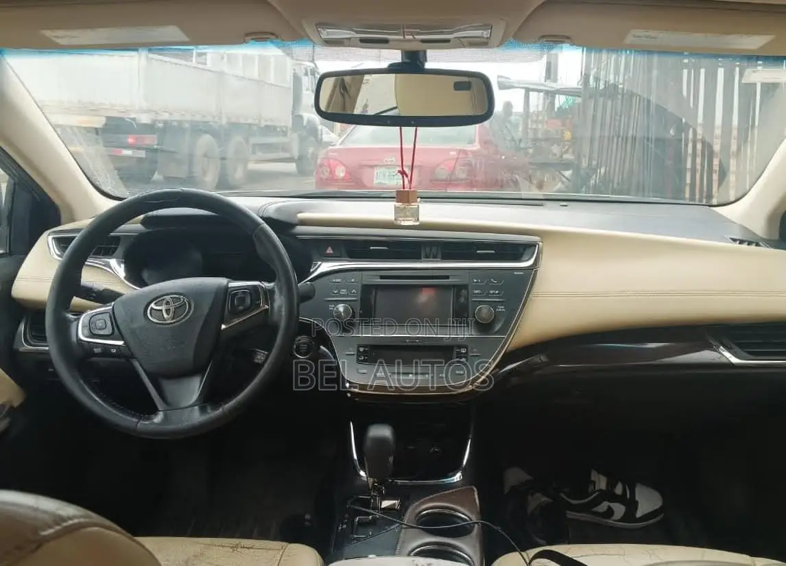 Toyota Avalon 2013 White