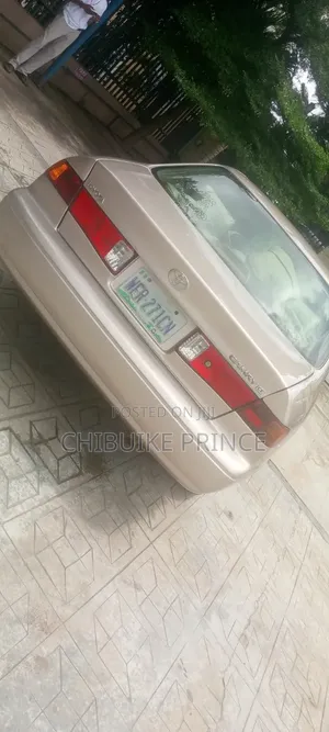 Toyota Camry 2002 Gold