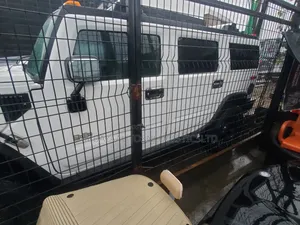 Hummer H2 2005 White