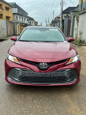 Toyota Camry XLE FWD (2.5L 4cyl 8AM) 2018 Burgundy