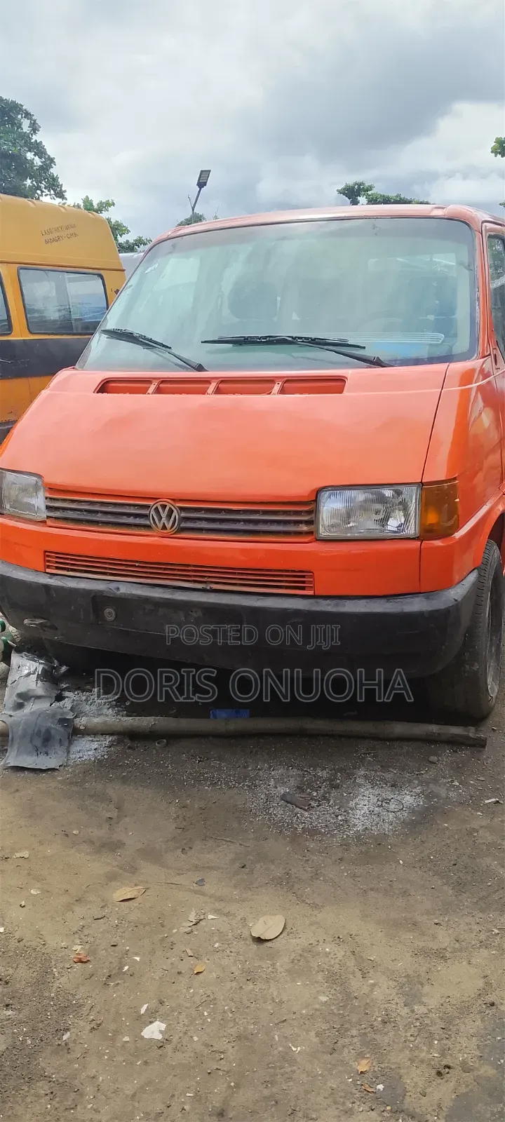 Volkswagen Transporter 2024 Orange