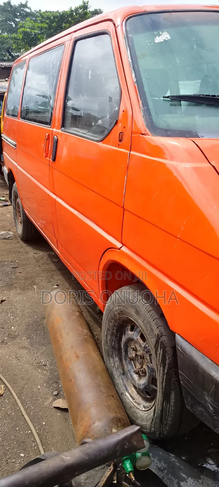 Volkswagen Transporter 2024 Orange