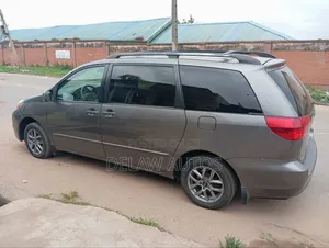 Toyota Sienna 2005 Gray