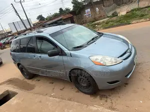 Toyota Sienna LE FWD 2006 Blue