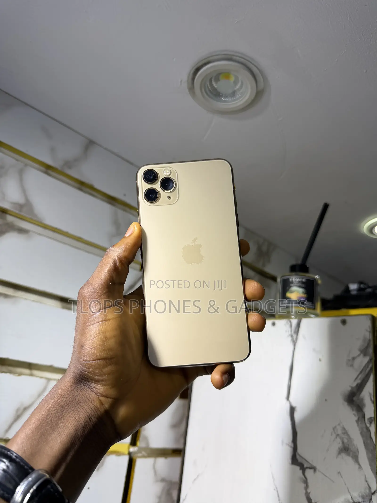 Apple iPhone 11 Pro Max 64 GB Gold