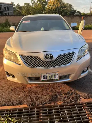 Toyota Camry 2010 Silver
