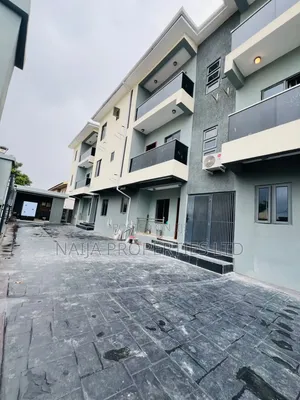 4bdrm Townhouse / Terrace in Lekki Phase 1 for rent