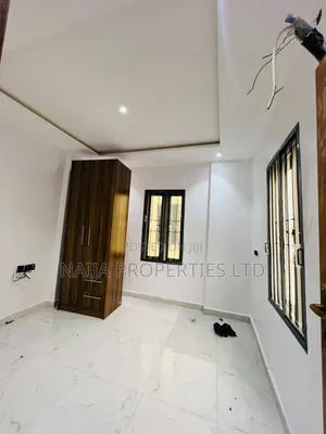 4bdrm Townhouse / Terrace in Lekki Phase 1 for rent