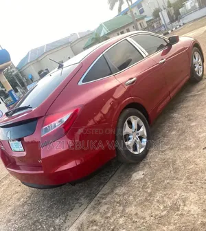 Honda Crosstour 2011 Red