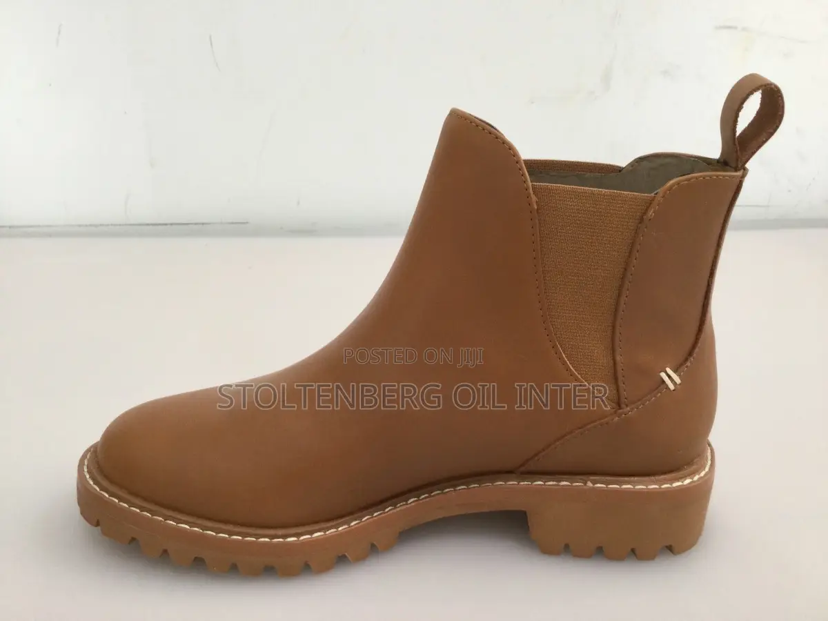 Label Go to Chelsea Boots
