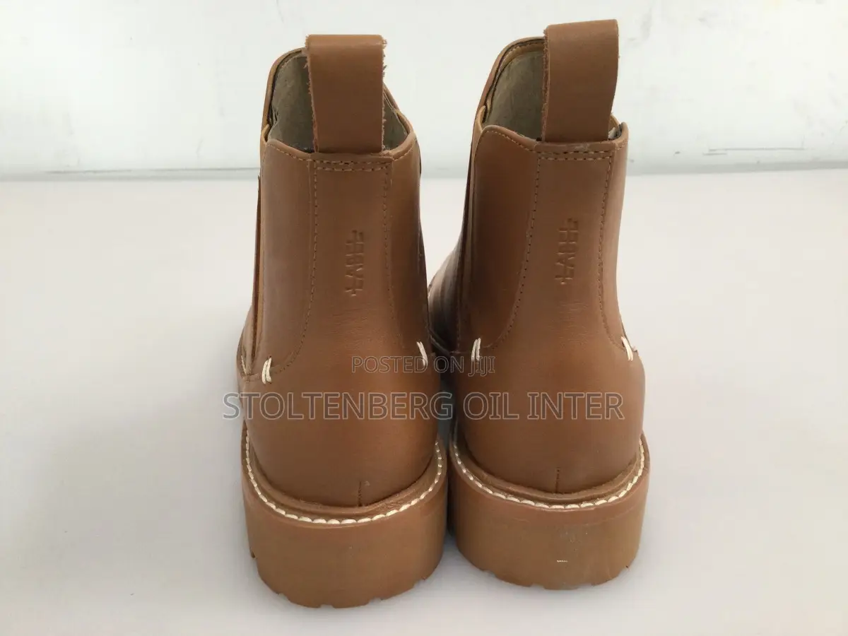 Label Go to Chelsea Boots