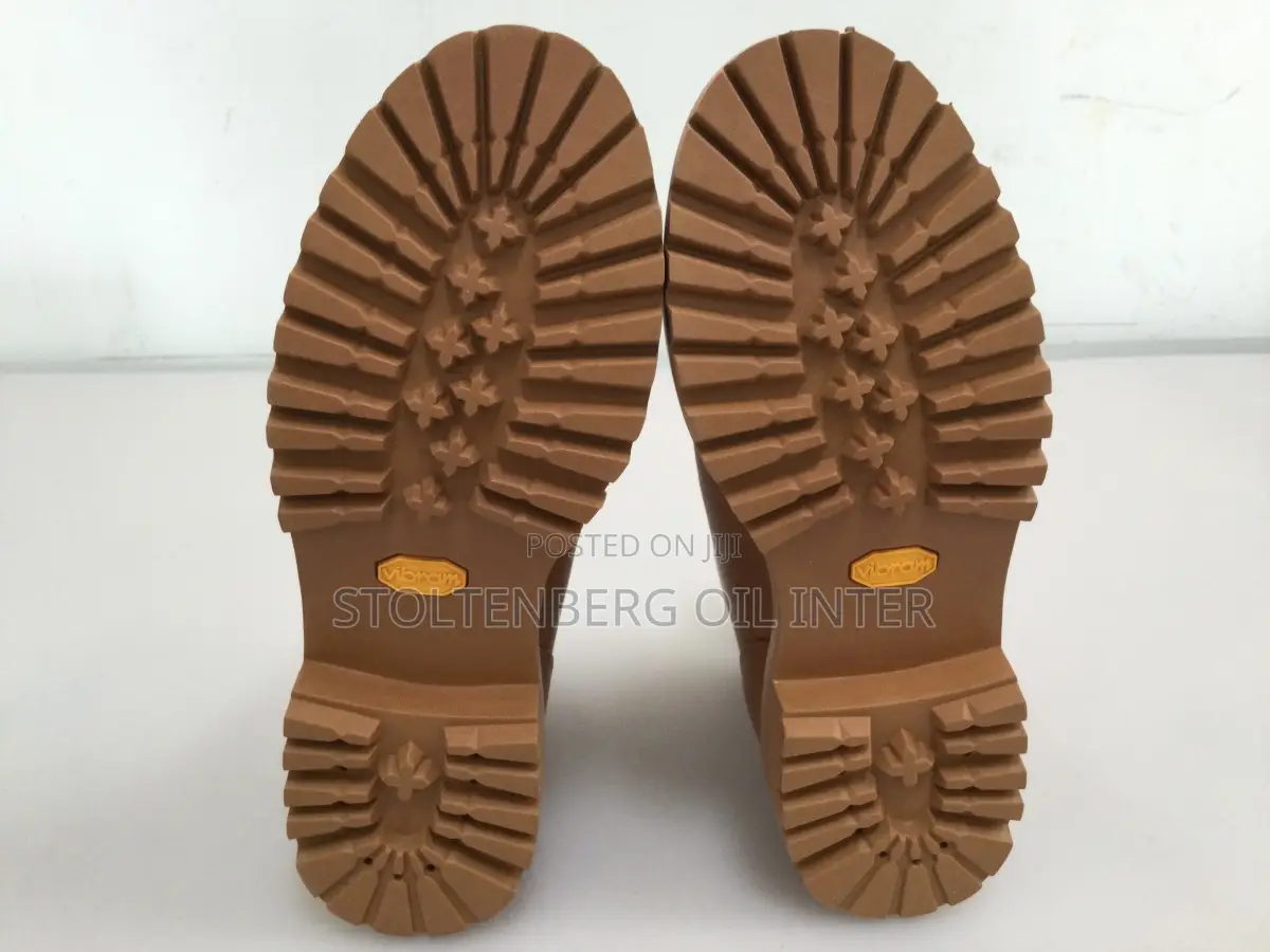Label Go to Chelsea Boots