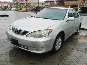 Toyota Camry 2005 Silver