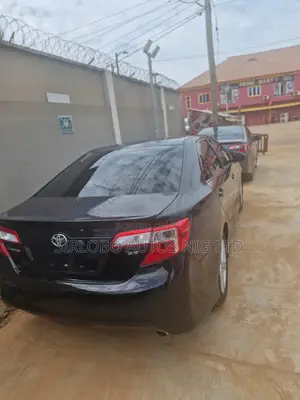Toyota Camry SE 4dr Sedan (2.5L 4cyl 6A) 2014 Black