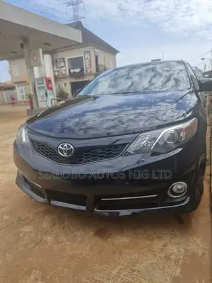 Toyota Camry SE 4dr Sedan (2.5L 4cyl 6A) 2014 Black