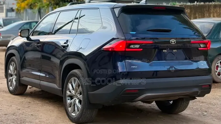 Toyota Highlander 2025 Blue