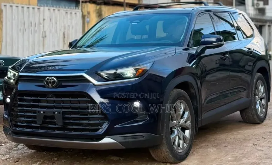 Toyota Highlander 2025 Blue