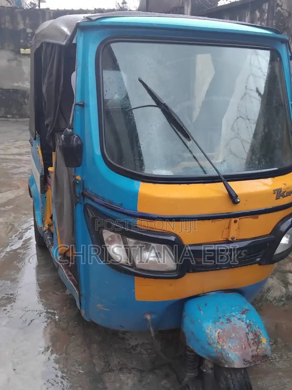 Bus 2020 Blue