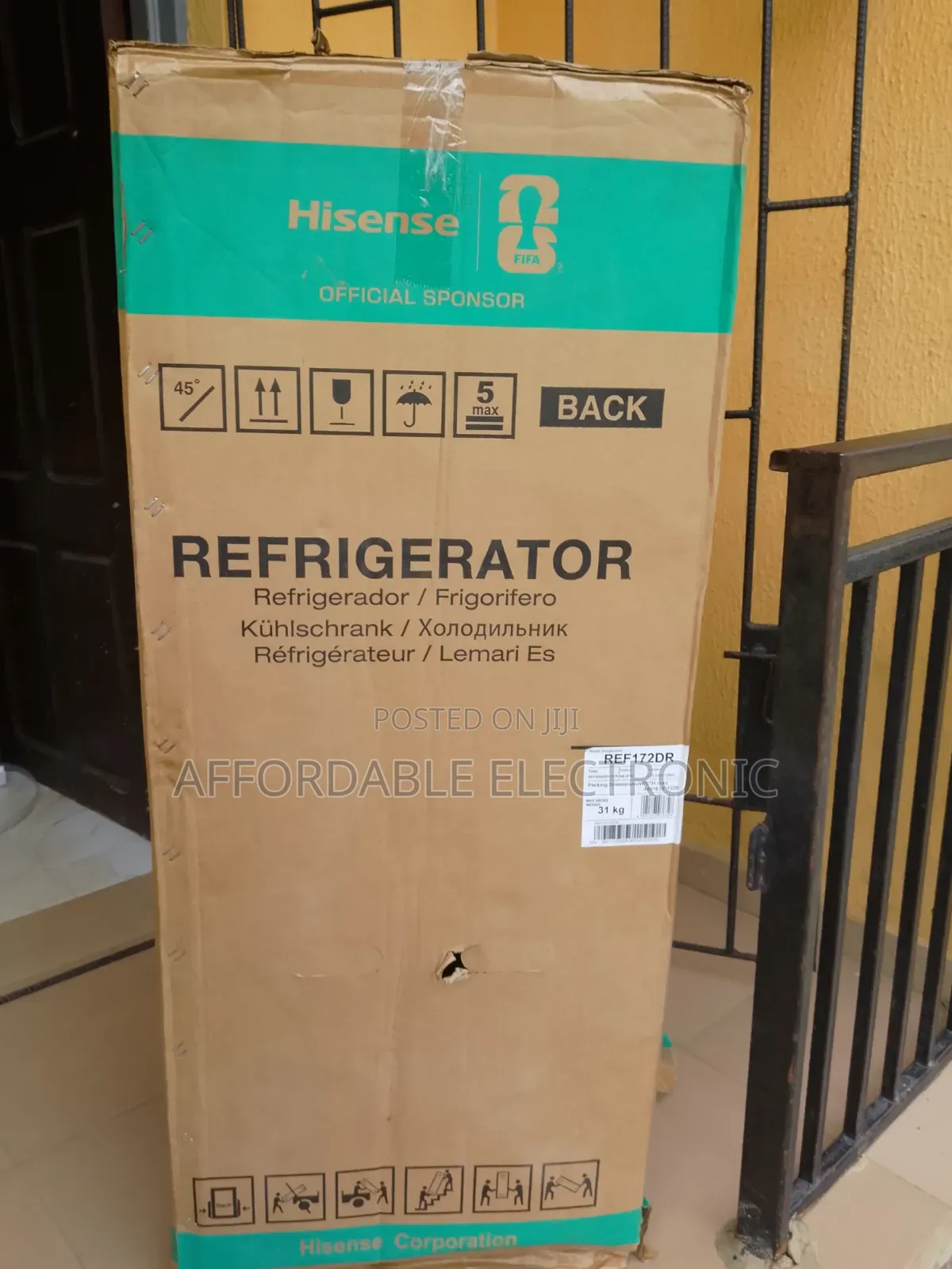 Hisense 124l Refrigerator With a Tempered Glass Selves