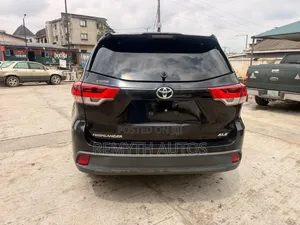 Toyota Highlander 2015 Black