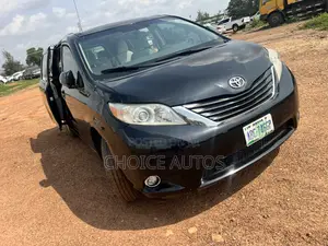 Toyota Sienna 7 Passenger 2012 Black