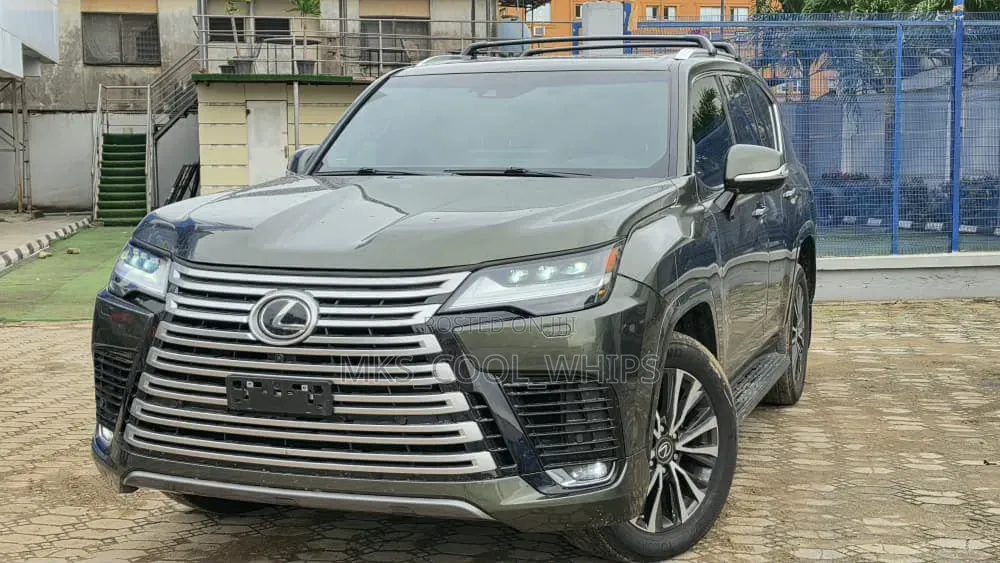 Lexus LX 2023 Green