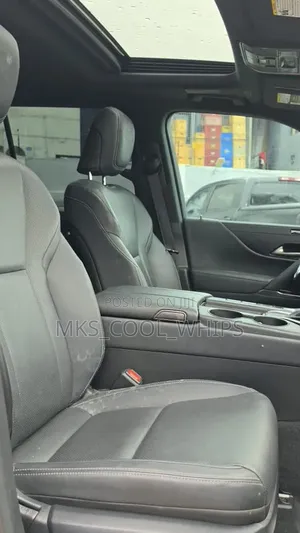 Lexus LX 2023 Green