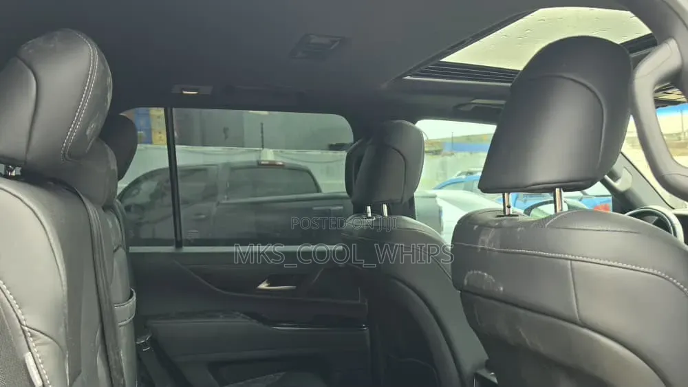 Lexus LX 2023 Green