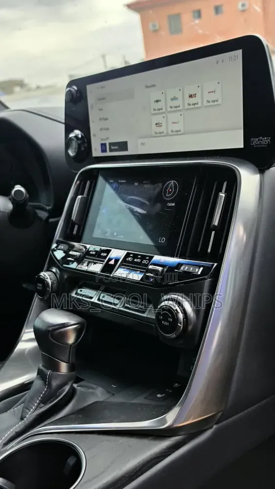 Lexus LX 2023 Green