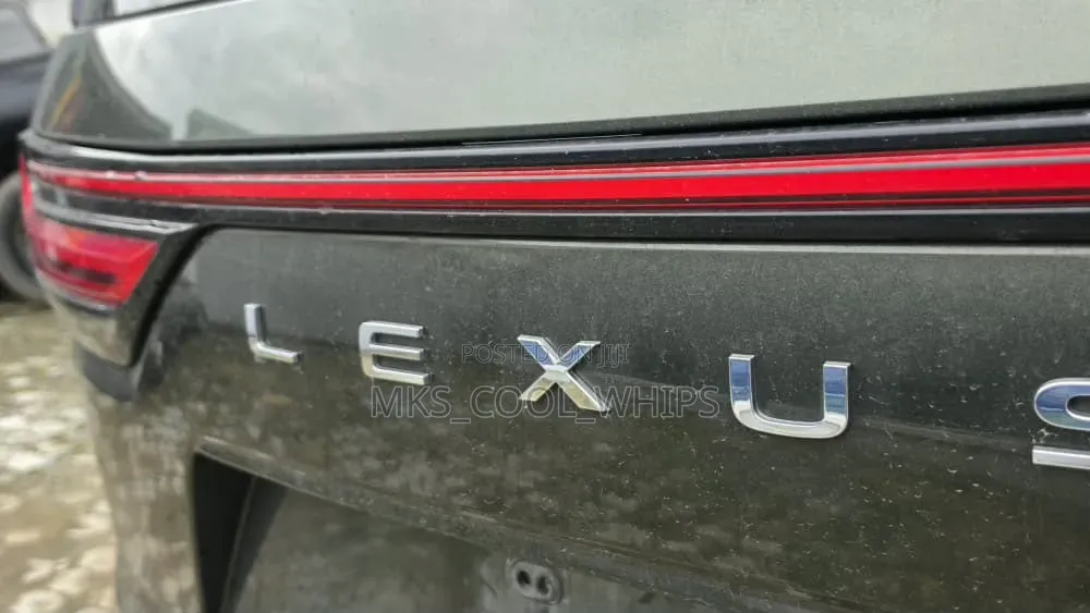 Lexus LX 2023 Green