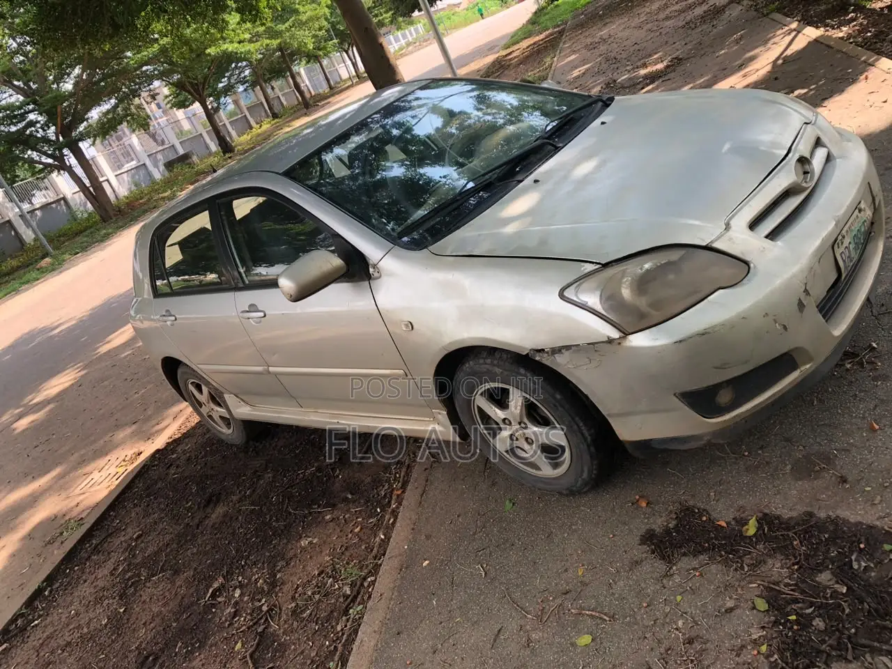 Toyota Corolla Liftback 2005 Gray