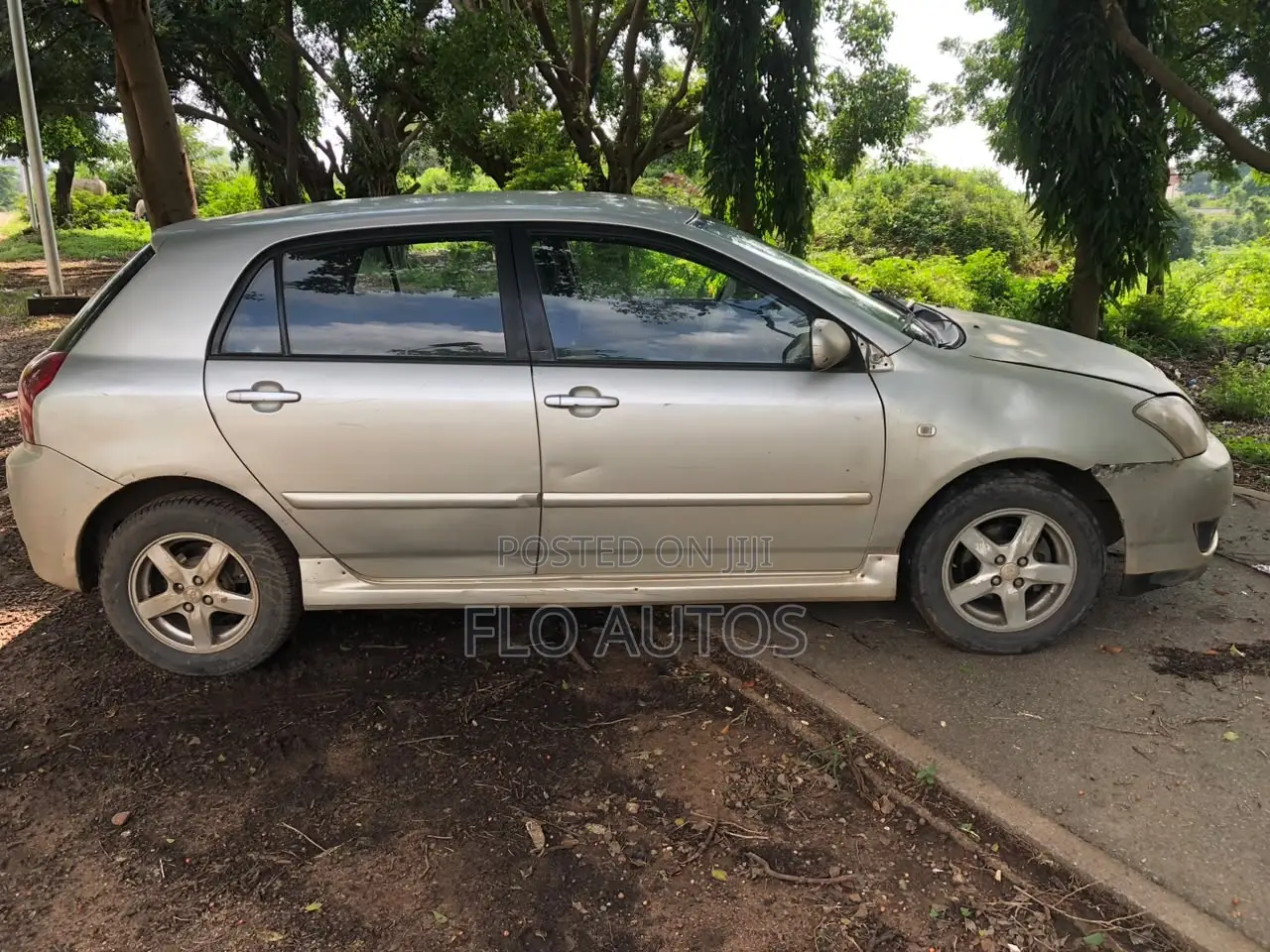 Toyota Corolla Liftback 2005 Gray