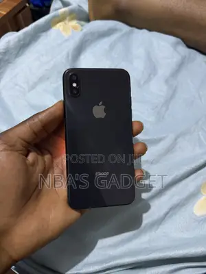 Apple iPhone X 64 GB Black
