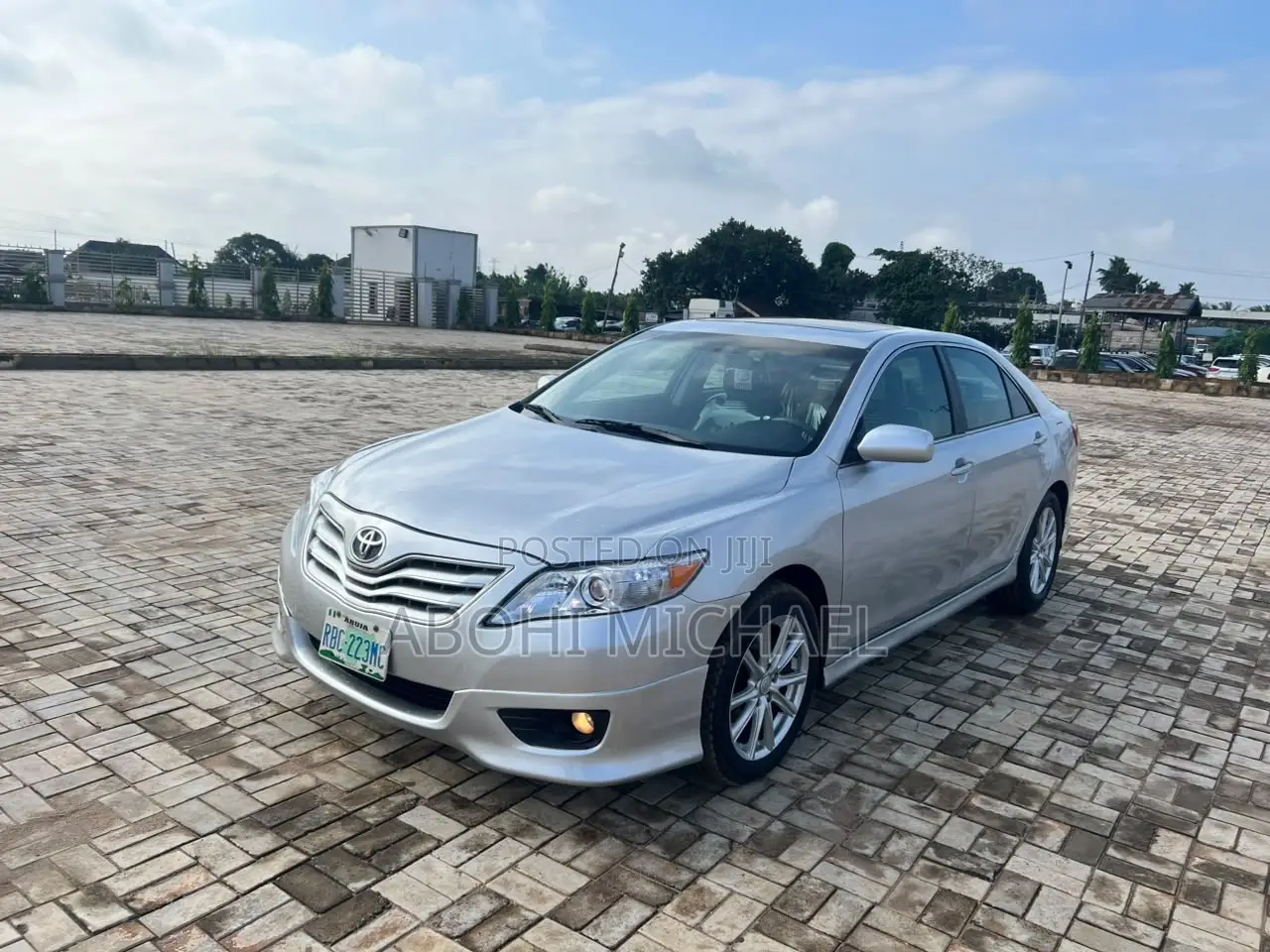 Toyota Camry 2010 Silver