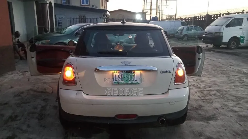 Mini Cooper 2009 Pearl