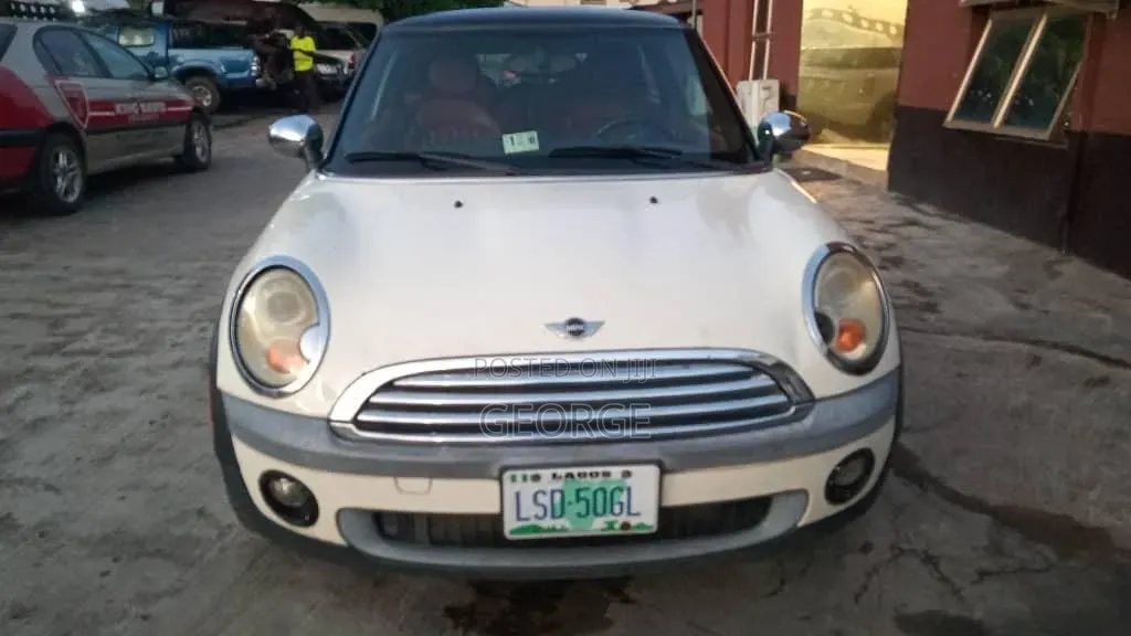 Mini Cooper 2009 Pearl